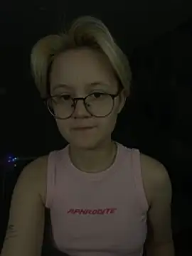 Snapshot of LuunaDorean chatting on 02-13-26, 07:21 LuunaDorean online show from 02-13-26, 07:21