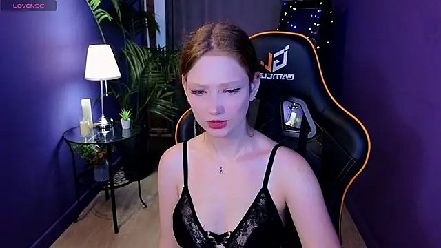 Snapshot of Your_lilith_ chatting on 06-18-26, 06:02 Your lilith online show from 06-18-26, 06:02