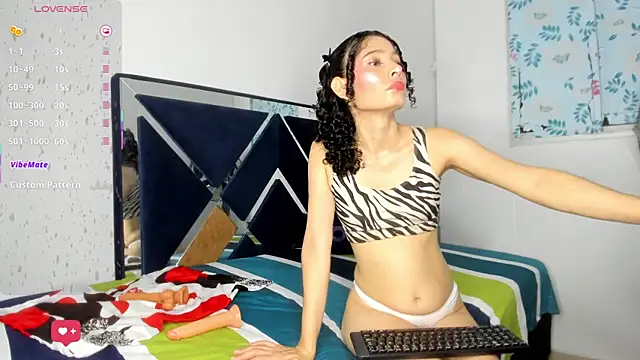 Snapshot of Ninna_Vergara chatting on 06-14-26, 02:24 Ninna Vergara online show from 06-14-26, 02:24