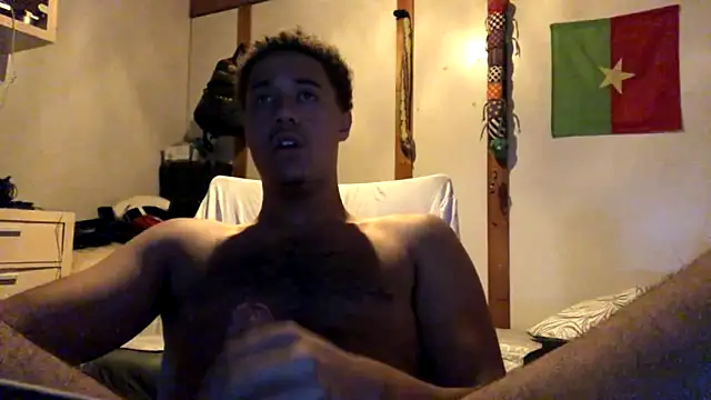 Snapshot of MaxIsNicee chatting on 02-13-26, 01:45 MaxIsNicee online show from 02-13-26, 01:45