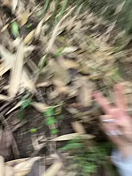 Snapshot of Lyn-be99 chatting on 02-15-26, 04:09 Lyn-be99 online show from 02-15-26, 04:09