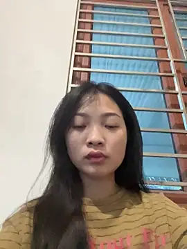 Snapshot of Lyn-be99 chatting on 02-23-26, 12:30 Lyn-be99 online show from 02-23-26, 12:30