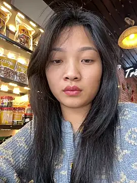 Snapshot of Lyn-be99 chatting on 04-18-26, 05:44 Lyn-be99 online show from 04-18-26, 05:44