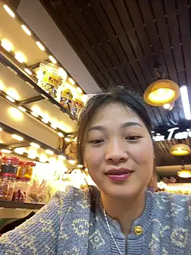Snapshot of Lyn-be99 chatting on 05-05-26, 01:30 Lyn-be99 online show from 05-05-26, 01:30