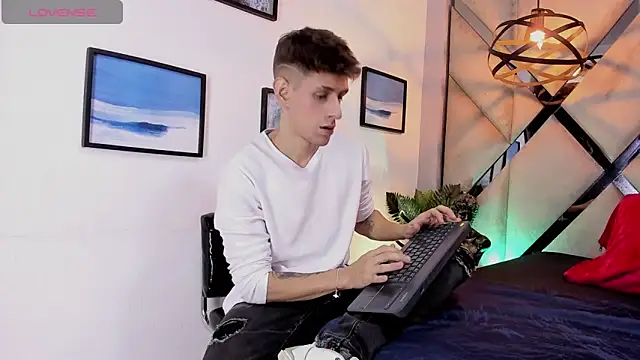 Snapshot of Jasper__jones chatting on 02-11-26, 01:49 Jasper jones online show from 02-11-26, 01:49