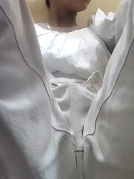 Snapshot of Noor-09- chatting on 03-01-26, 01:02 Noor-09- online show from 03-01-26, 01:02