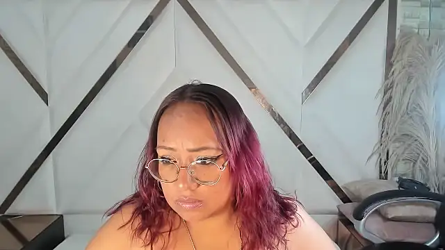 Shara Oz online show from 02-15-26, 03:36