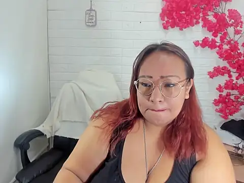 Shara Oz online show from 04-10-26, 02:50