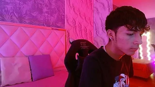 Snapshot of osamu_tay chatting on 02-24-26, 11:30 osamu tay online show from 02-24-26, 11:30