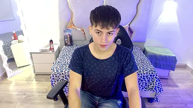 Snapshot of EVAN_TAY chatting on 02-07-26, 02:48 EVAN TAY online show from 02-07-26, 02:48