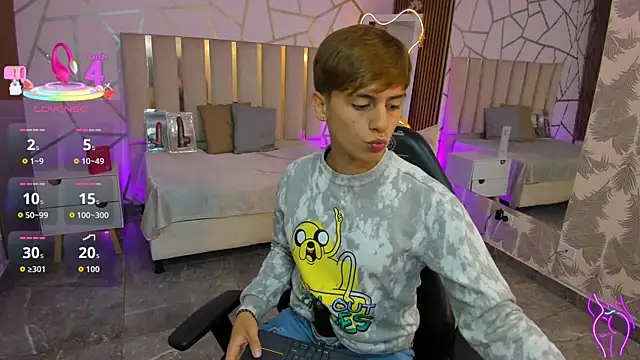 EVAN TAY online show from 04-19-26, 03:17