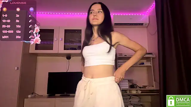 Snapshot of Kiaicatie chatting on 07-16-26, 02:56 Kiaicatie online show from 07-16-26, 02:56