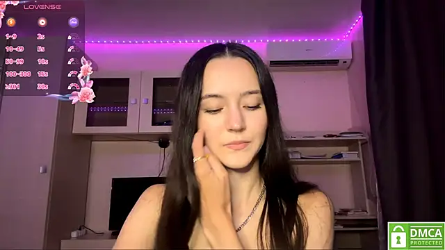Snapshot of Kiaicatie chatting on 07-18-26, 02:43 Kiaicatie online show from 07-18-26, 02:43