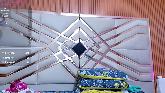 Snapshot of Rizantella chatting on 02-18-26, 02:18 Rizantella online show from 02-18-26, 02:18