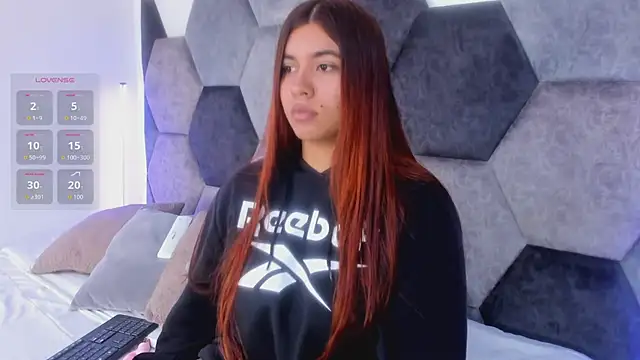 Snapshot of DulceJones chatting on 02-04-26, 08:47 DulceJones online show from 02-04-26, 08:47