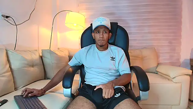 ricky spensar23cm  online show from 04-14-26, 12:27