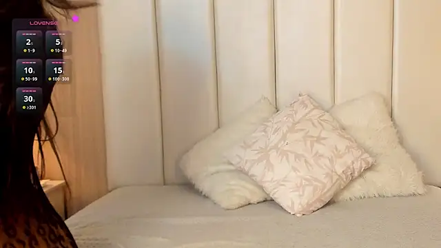 Snapshot of Leah_McCartney chatting on 02-26-26, 12:26 Leah McCartney online show from 02-26-26, 12:26