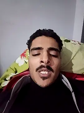 Snapshot of Medo_king1 chatting on 02-05-26, 01:27 Medo king1 online show from 02-05-26, 01:27