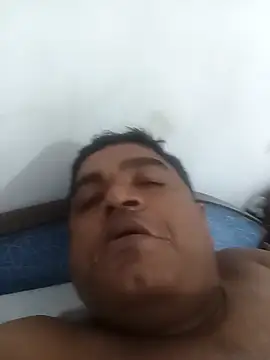 Snapshot of deshilnd chatting on 05-23-26, 11:36 deshilnd online show from 05-23-26, 11:36