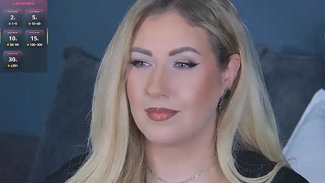 Snapshot of OndinaNoire chatting on 02-17-26, 08:26 OndinaNoire online show from 02-17-26, 08:26