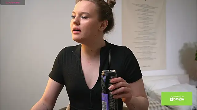 Snapshot of Agatha_Gris chatting on 02-01-26, 09:35 Agatha Gris online show from 02-01-26, 09:35