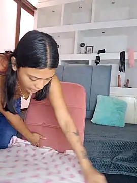 Snapshot of Layla_em chatting on 02-24-26, 12:47 Layla em online show from 02-24-26, 12:47