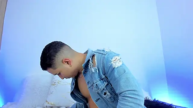 Axel nova online show from 03-06-26, 02:13