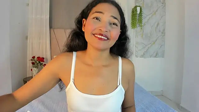 Snapshot of Elayha_28 chatting on 06-15-26, 02:58 Elayha 28 online show from 06-15-26, 02:58