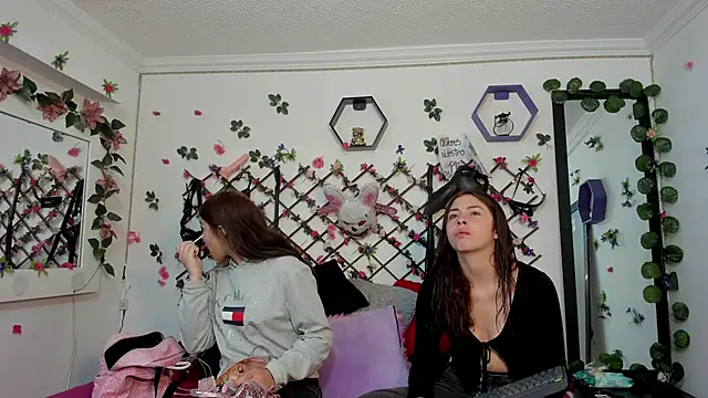 Snapshot of playful-girls chatting on 02-03-26, 12:32 playful-girls online show from 02-03-26, 12:32