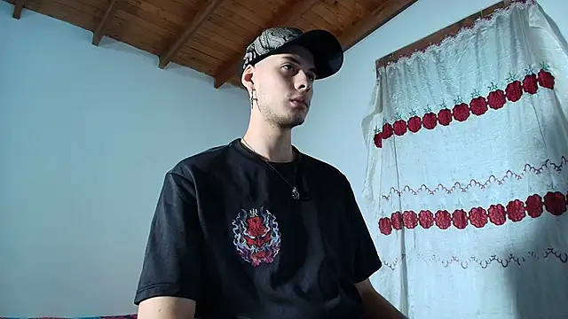 Snapshot of Vlad__night chatting on 05-16-26, 03:47 Vlad night online show from 05-16-26, 03:47