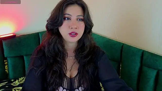 Luvienne online show from 04-16-26, 07:14