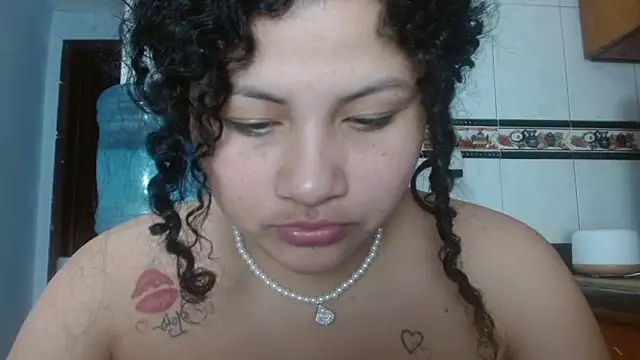 Snapshot of Baby_dirt chatting on 02-14-26, 02:14 Baby dirt online show from 02-14-26, 02:14