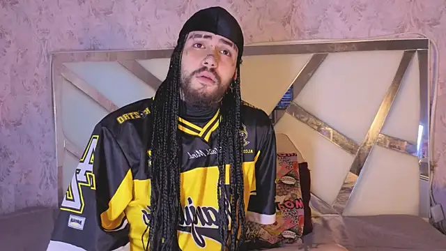 Snapshot of Benny_and_Mark chatting on 03-03-26, 03:56 Benny and Mark online show from 03-03-26, 03:56