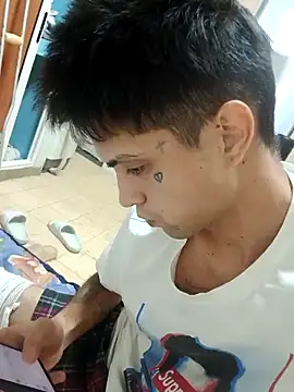 Snapshot of DanyxxxCuba chatting on 02-02-26, 08:40 DanyxxxCuba online show from 02-02-26, 08:40