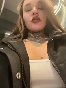 Snapshot of KishaMur chatting on 02-10-26, 04:38 KishaMur online show from 02-10-26, 04:38