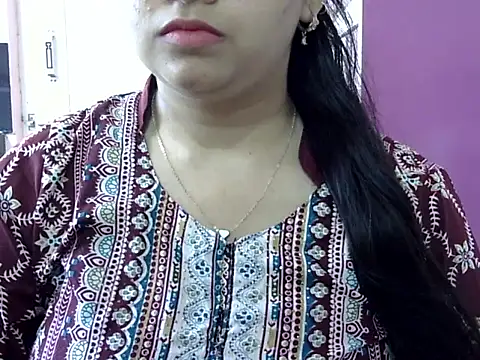 Cute Aliyaa online show from 04-15-26, 08:43