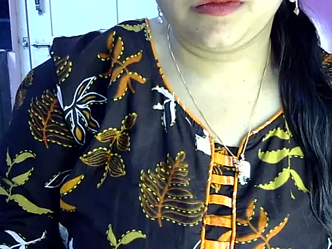 Snapshot of Cute_Aliyaa chatting on 06-07-26, 01:37 Cute Aliyaa online show from 06-07-26, 01:37
