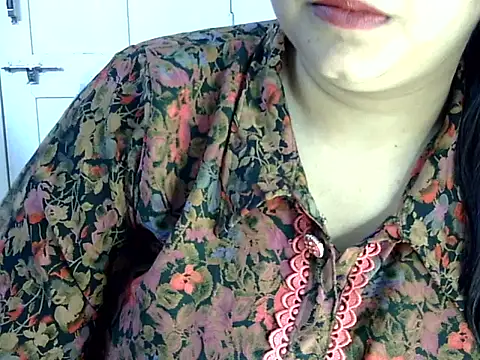 Snapshot of Cute_Aliyaa chatting on 06-09-26, 01:56 Cute Aliyaa online show from 06-09-26, 01:56