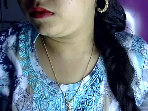 Snapshot of Cute_Aliyaa chatting on 07-04-26, 01:39 Cute Aliyaa online show from 07-04-26, 01:39