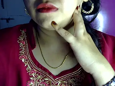 Snapshot of Cute_Aliyaa chatting on 07-12-26, 01:24 Cute Aliyaa online show from 07-12-26, 01:24