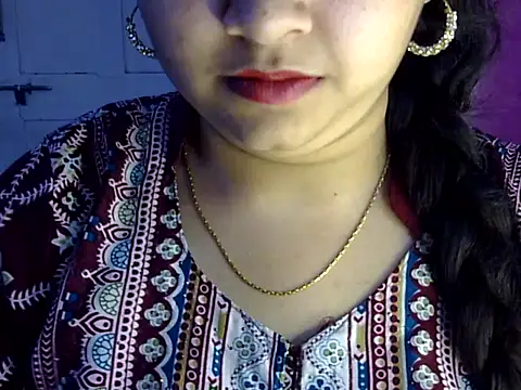 Snapshot of Cute_Aliyaa chatting on 07-18-26, 12:42 Cute Aliyaa online show from 07-18-26, 12:42