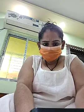 diyam4002 online show from 02-05-26, 09:03