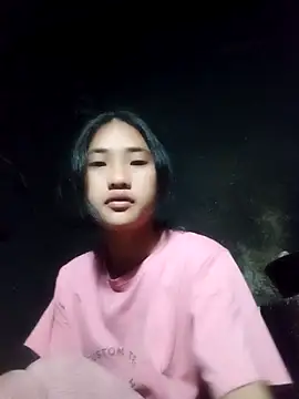 Snapshot of Hoa-tuylip chatting on 02-05-26, 10:47 Hoa-tuylip online show from 02-05-26, 10:47