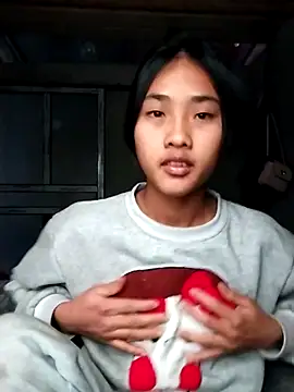 Snapshot of Hoa-tuylip chatting on 02-20-26, 06:37 Hoa-tuylip online show from 02-20-26, 06:37