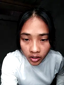 Snapshot of Hoa-tuylip chatting on 02-23-26, 06:33 Hoa-tuylip online show from 02-23-26, 06:33