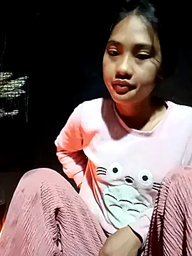 Snapshot of Hoa-tuylip chatting on 02-25-26, 10:19 Hoa-tuylip online show from 02-25-26, 10:19