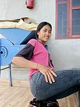 Snapshot of Hoa-tuylip chatting on 05-15-26, 11:23 Hoa-tuylip online show from 05-15-26, 11:23
