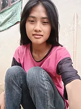Snapshot of Hoa-tuylip chatting on 05-22-26, 11:21 Hoa-tuylip online show from 05-22-26, 11:21