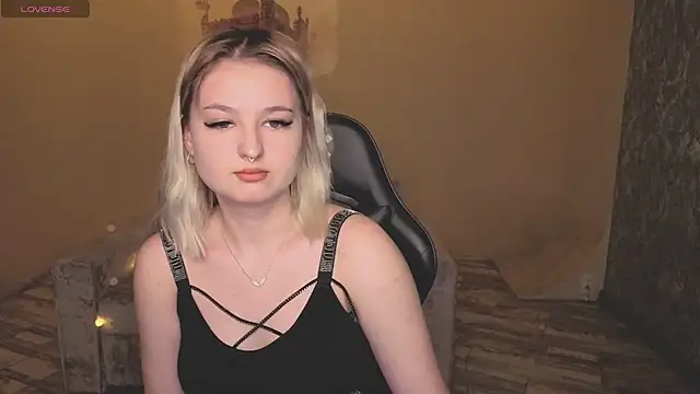 Snapshot of grase_neon chatting on 02-10-26, 08:51 grase neon online show from 02-10-26, 08:51