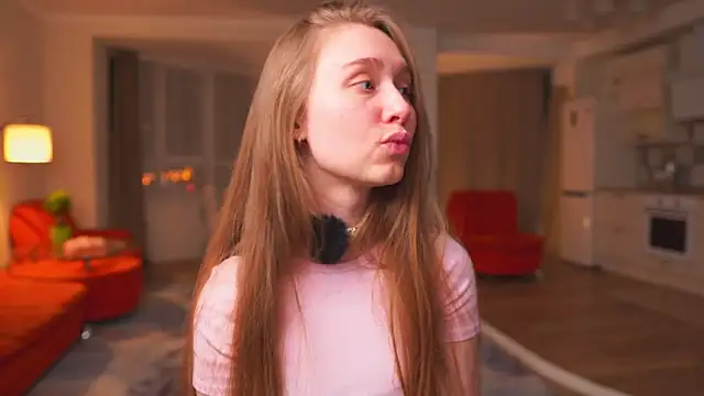 SharaNewbern online show from 03-27-26, 04:07